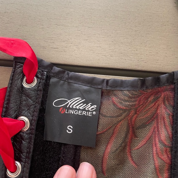 Adam and eve corset size s - Picture 4 of 4